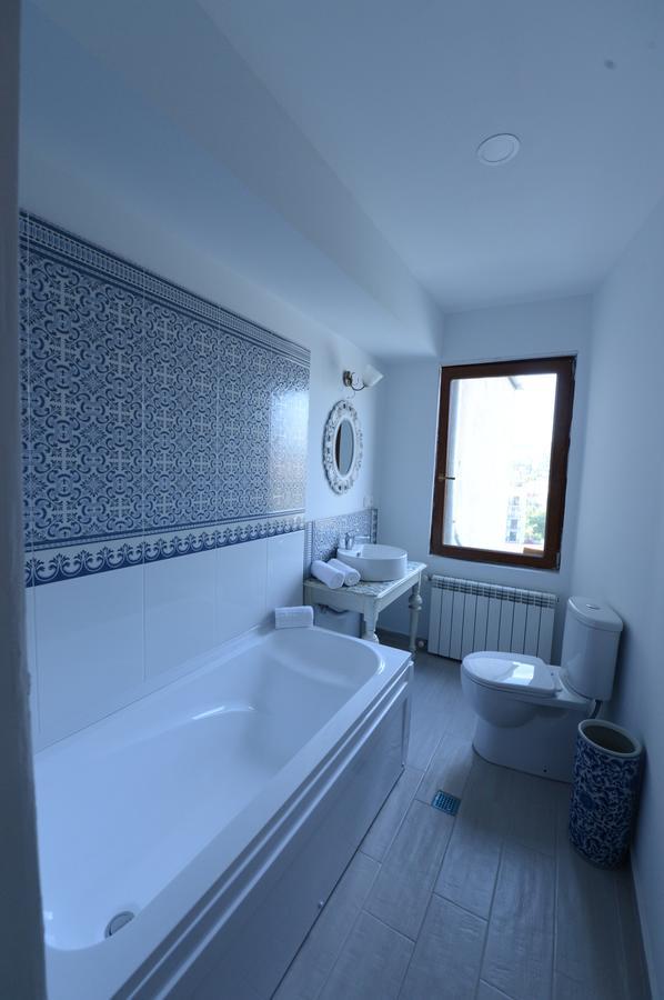 Caravan Villa Tbilisi Exterior foto